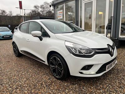 Used Renault Clio IV Iconic 75 HP (55 kW) 2018 White Hatchback