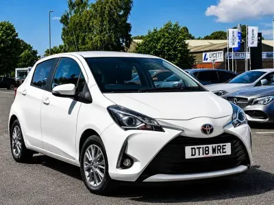 Used Toyota Yaris 111 HP (81 kW) 2018 White Hatchback