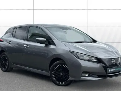 Usado Nissan Leaf N-Connecta 110 kW (150 CV) 2023 Gris Utilitario