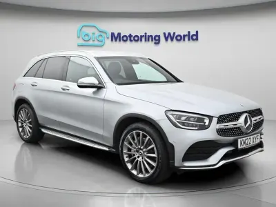 Usado Mercedes GLC220 AMG line 194 HP (142 kW) 2022 Prateado SUV