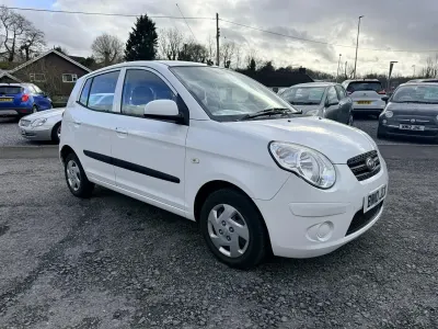 Used Kia Picanto 2010 White Hatchback