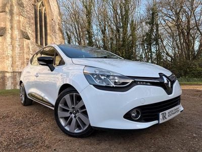 Used Renault Clio IV Dynamique 90 HP (66 kW) 2016 White Hatchback
