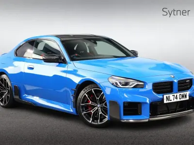 Begagnad BMW M2 Comfort Edition 473 HK (347 kW) 2024 Blå Sportkupé
