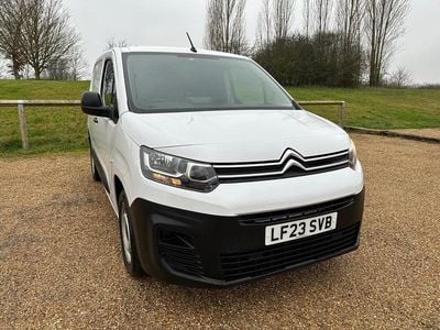 Used Citroën Berlingo 100 HP (73 kW) 2023 White MPV