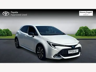 Used Toyota Corolla Design 140 HP (102 kW) 2025 White Hatchback