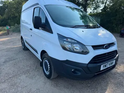 Used Ford Transit Custom 105 HP (77 kW) 2017 White Van