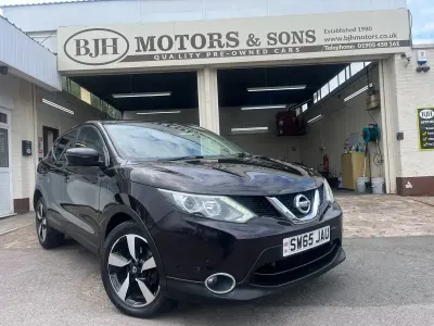 Używany Nissan Qashqai N-TEC 110 KM (80 kW) 2015 Czarny SUV