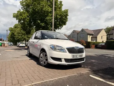 Gebraucht Skoda Fabia 60 PS (44 kW) 2013 Weiß Kleinwagen