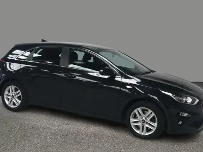 Używany Kia Ceed 118 KM (86 kW) 2021 Czarny Hatchback