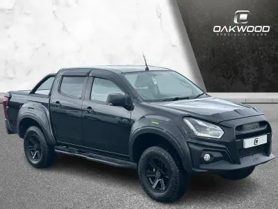 Used Isuzu Pick up 164 HP (120 kW) 2021 Black Pickup