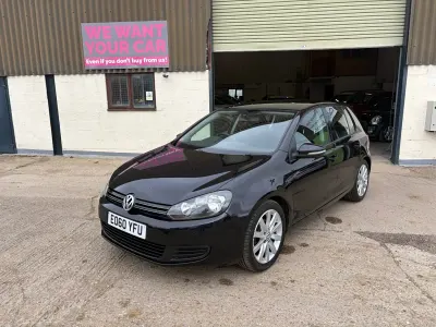Begagnad VW Golf VI SE 105 HK (77 kW) 2010 Svart Halvkombi