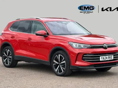 Usado VW Tiguan Elegance 150 HP (110 kW) 2024 Vermelho SUV