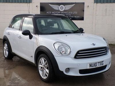 Light white Used 2011 Mini Cooper D Countryman SUV | £3,999