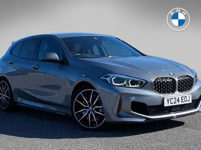 Usado BMW M135 Shadowline 302 CV (222 kW) 2024 Gris Utilitario