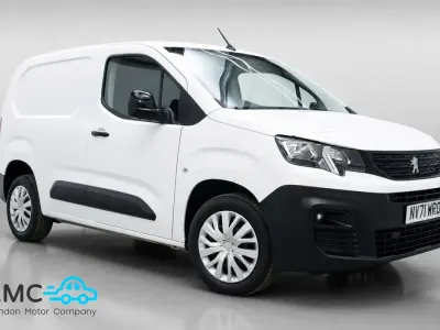 Used Peugeot Partner Premium 131 HP (96 kW) 2022 White MPV