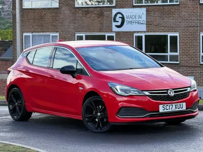 Used Vauxhall Astra SRi 150 HP (110 kW) 2017 Red Hatchback