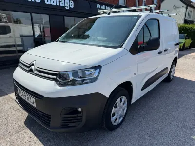 Used Citroën Berlingo 75 HP (55 kW) 2019 White MPV