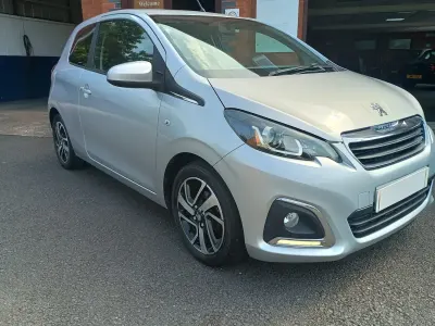 Used Peugeot 108 Allure 82 HP (60 kW) 2015 Silver Hatchback
