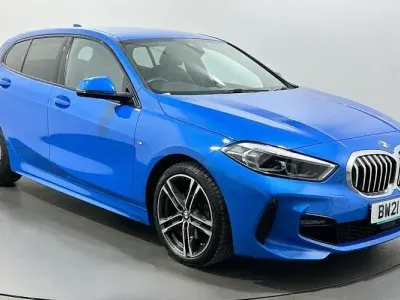 Używany BMW 118 M Sport 136 KM (100 kW) 2021 Niebieski Hatchback