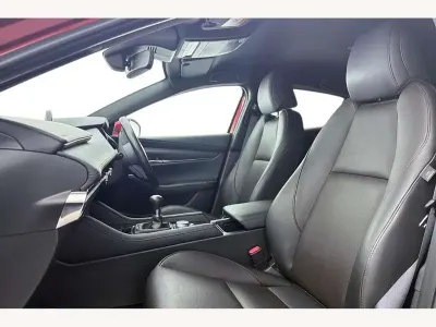 Begagnad Mazda 3 Edition 122 HK (89 kW) 2023 Vit Halvkombi