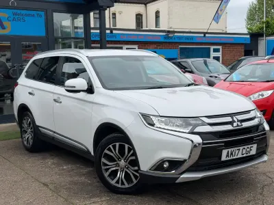 Usado Mitsubishi Outlander 147 HP (108 kW) 2017 Branco SUV