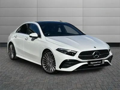 Begagnad Mercedes A200 AMG Line Premium Plus 161 HK (118 kW) 2023 Vit Sedan