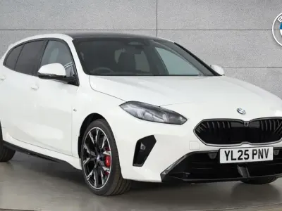Usado BMW 120 M Sport 168 CV (123 kW) 2025 Blanco Utilitario