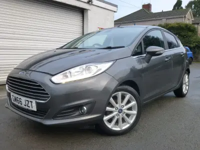 Używany Ford Fiesta Titanium 100 KM (73 kW) 2017 Szary Hatchback