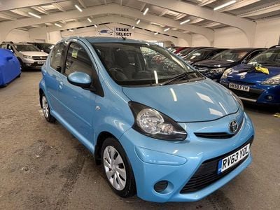 Used Toyota Aygo 68 HP (50 kW) 2013 Blue Hatchback