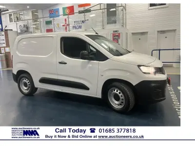 Used Peugeot Partner 100 HP (73 kW) 2021 White MPV
