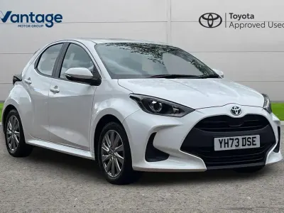 Used Toyota Yaris 113 HP (83 kW) 2023 White Hatchback