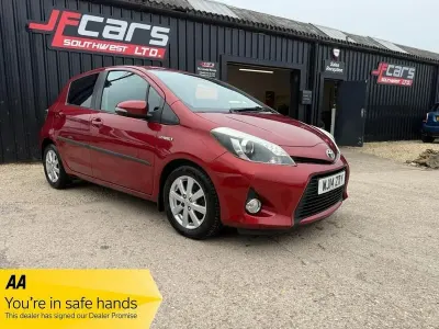 Used Toyota Yaris Plus 101 HP (74 kW) 2014 Red Hatchback