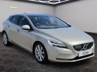 Used Volvo V40 Inscription 190 HP (139 kW) 2016 Gold Hatchback
