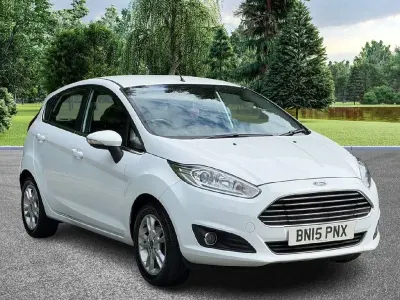 Used Ford Fiesta Zetec 100 HP (73 kW) 2015 White Hatchback