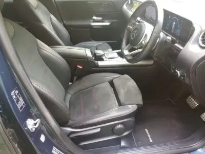 Usado Mercedes B200 Executive 2020 Azul Monovolume