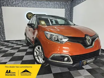Used Renault Captur Dynamique 90 HP (66 kW) 2014 Orange/black SUV