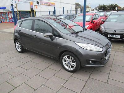 Second-hand Ford Fiesta Zetec 2017 Gri Hatchback