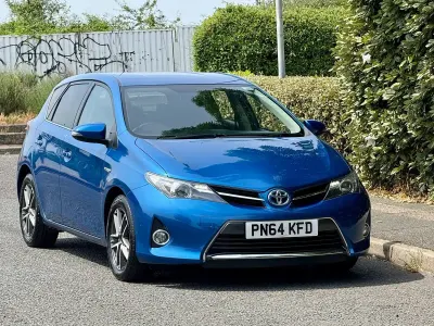 Used Toyota Auris Hybrid