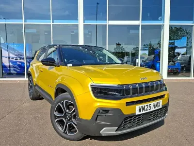 Used Jeep Avenger Summit 100 HP (73 kW) 2025 Yellow SUV