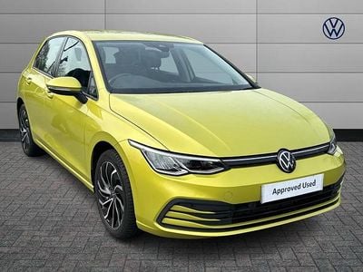 Used VW Golf VIII Life 147 HP (108 kW) 2024 Yellow Hatchback