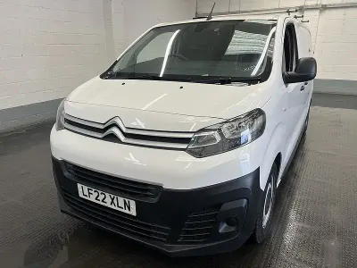Used Citroën Dispatch 100 HP (73 kW) 2022 White MPV
