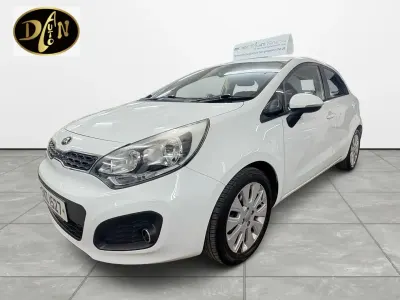 Used Kia Rio 109 HP (80 kW) 2012 White Hatchback