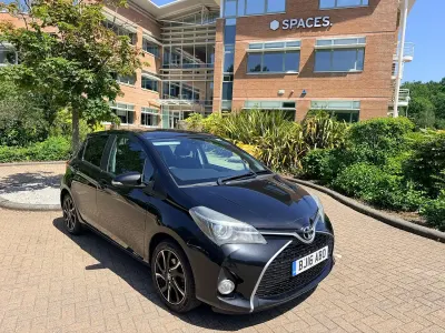 Used Toyota Yaris Design 99 HP (72 kW) 2016 Black Hatchback