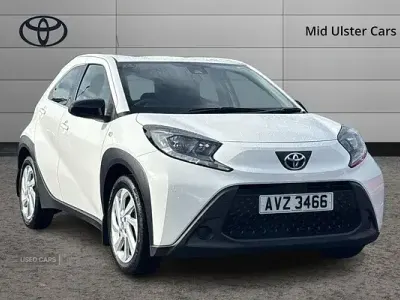 Used Toyota Aygo X PURE 72 HP (52 kW) 2023 White SUV