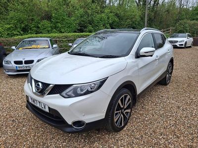 Used Nissan Qashqai Tekna 115 HP (84 kW) 2017 White SUV