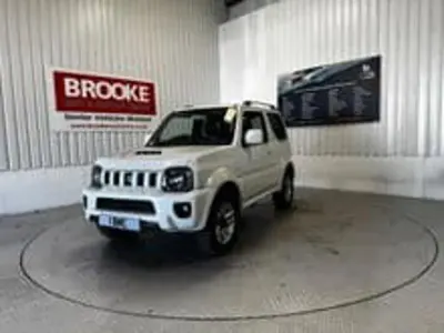 Used Suzuki Jimny SZ4 85 HP (62 kW) 2015 White SUV