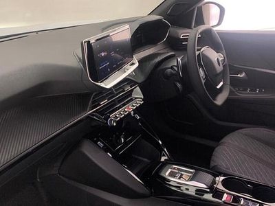 White New 2025 Peugeot 2008 Allure SUV | £22,529 (Good price)