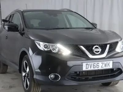Używany Nissan Qashqai N-Connecta 115 KM (84 kW) 2016 Czarny SUV