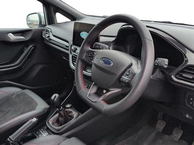 Używany Ford Fiesta ST-Line X 125 KM (91 kW) 2022 Srebrny Hatchback
