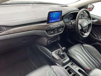 Używany Ford Focus Vignale 123 KM (90 kW) 2019 Szary Hatchback